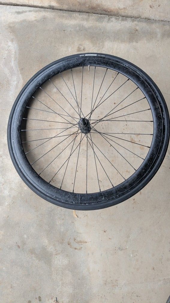 700c Front Bike Wheel With Maxxis Tire