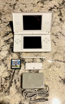 Nintendo DS lite plays ds and Gameboy advance games like new