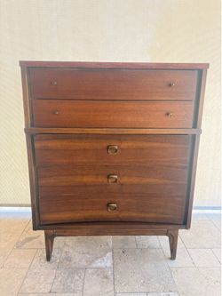 Mcm vintage dreeser
