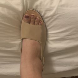 Woman’s Platform Khaki Sandals Size 7