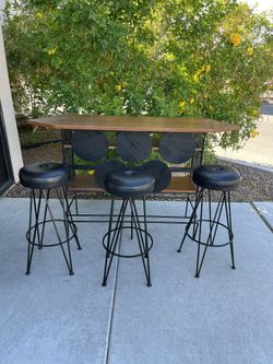 MCM Style Bar Set ( Can Deliver For $10 )
