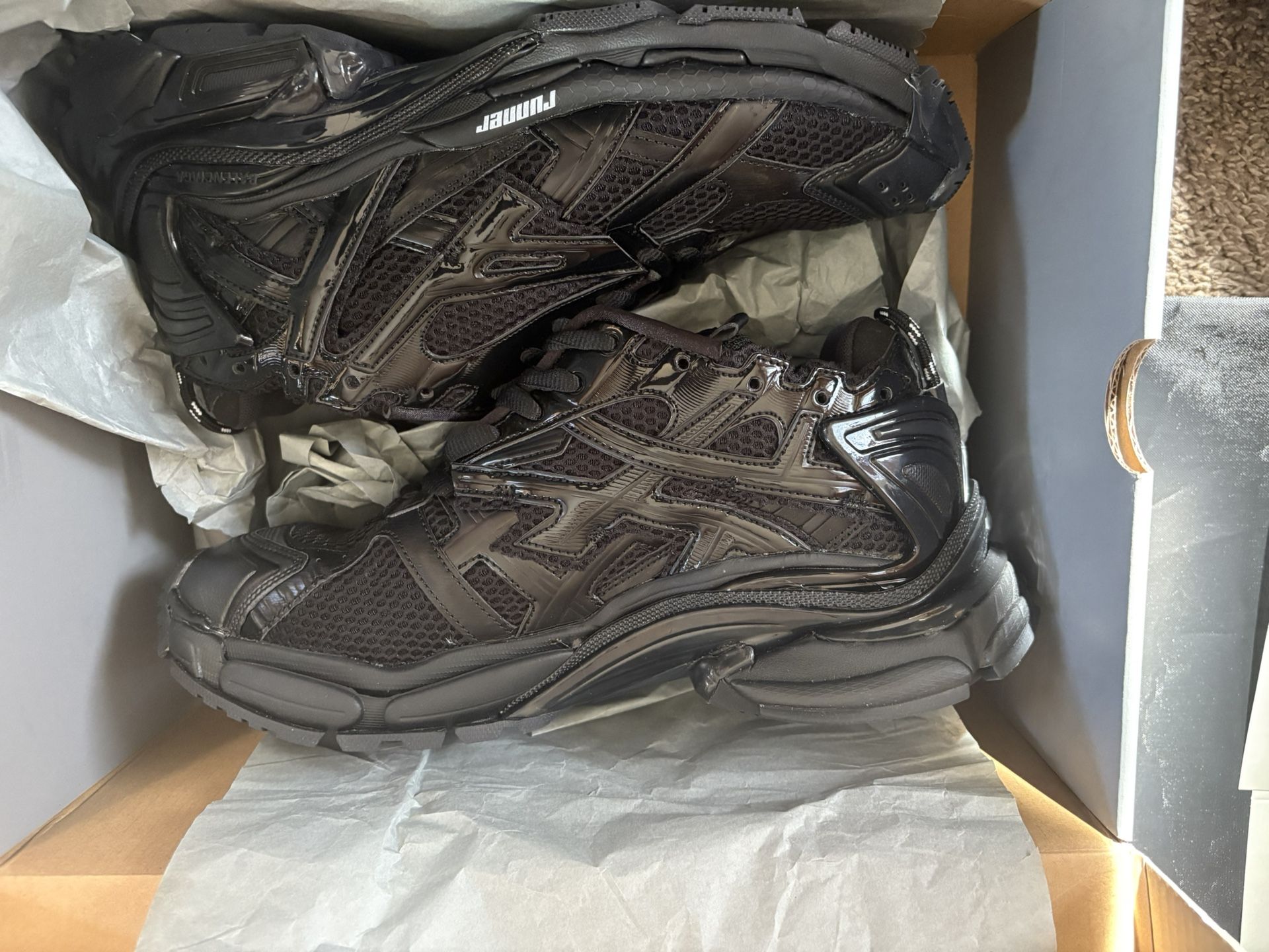 All black balenciaga runners size 43