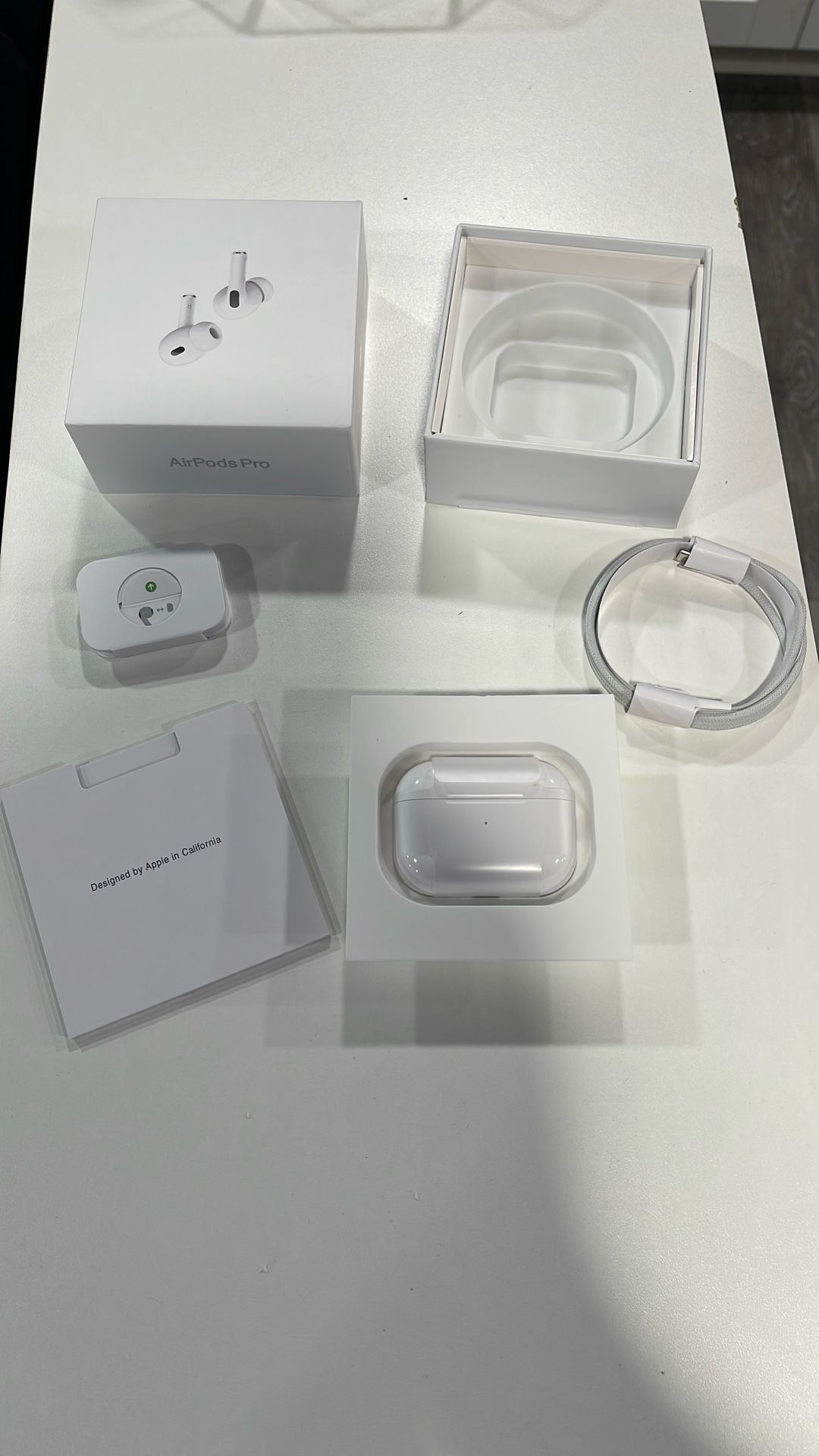  Apple AirPods Gen 2 Pros