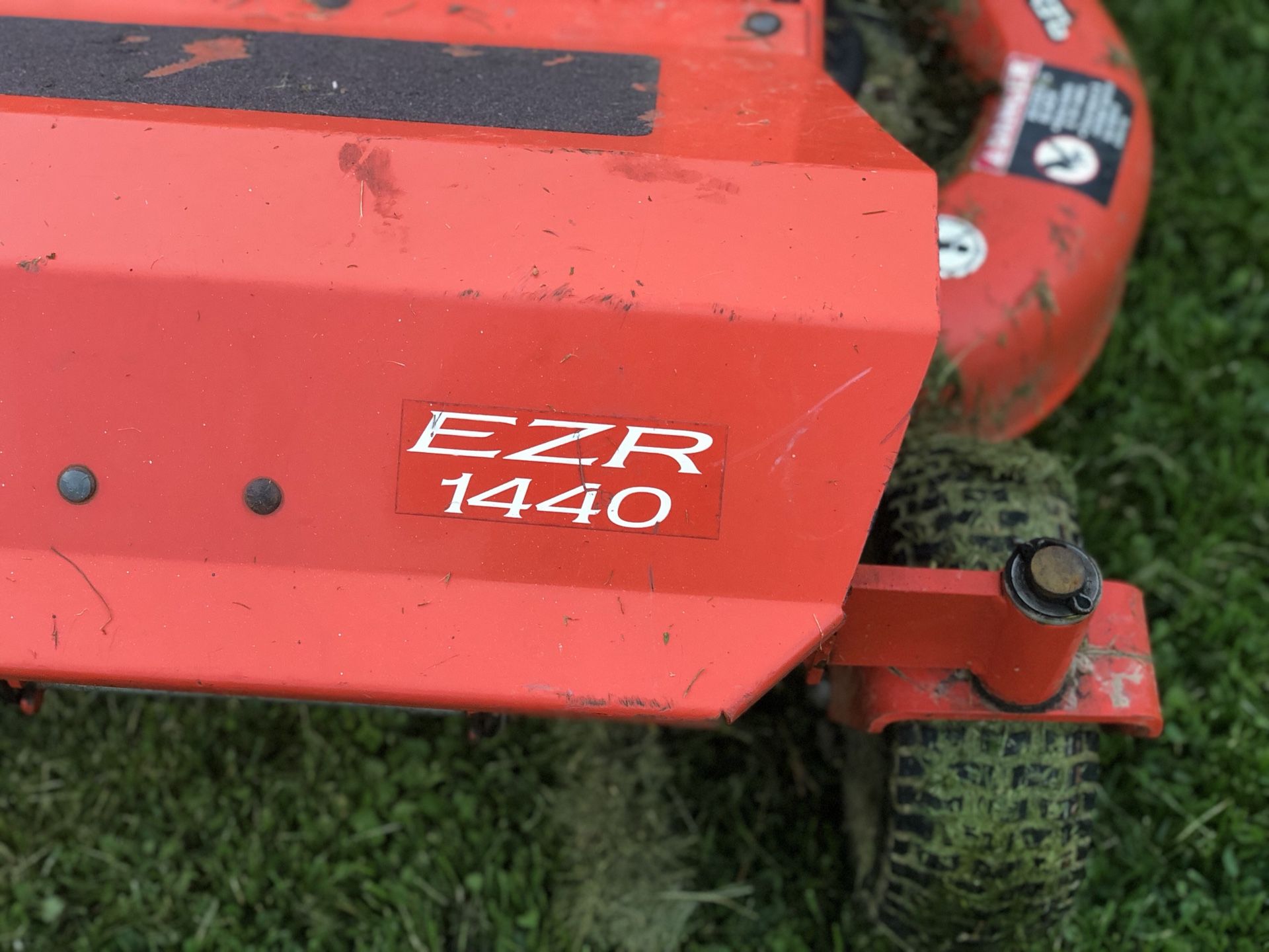 Zero turn ( Ariens ezr 1440 ) 40” cut 1200 cash for Sale in Allentown