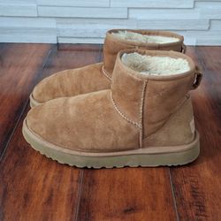 UGG Women's Classic Mini II Chestnut Boots Size 10