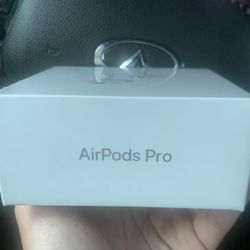 Apple AirPods Pro 2nd Generation with MagSafe Wireless Charging Case - White