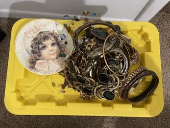 Adorable Jewelry Jar