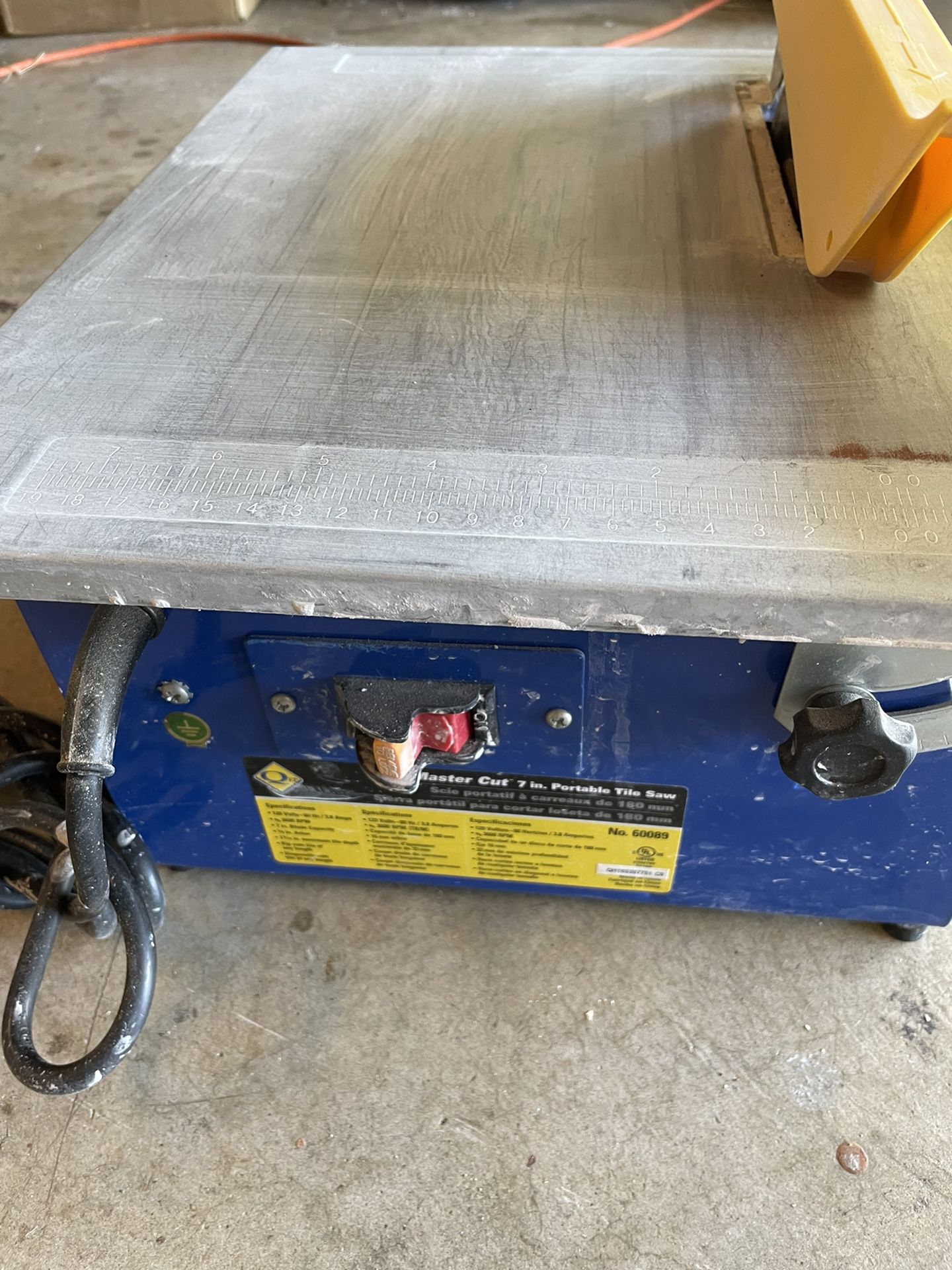 Master Cut Portable Electric Inch Bench Wet Tile Saw Tile Cutter for  Sale in San Diego, CA OfferUp