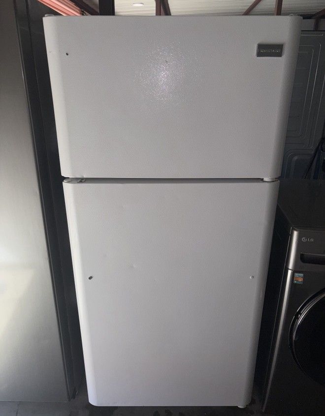 White Frigidaire Refrigerator And Freezer