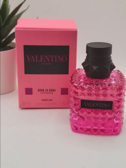 Valentino
 
Born in Roma Donna Extradose Parfum

1 fl ⭐️