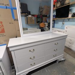 6 Drawer Dresser H33 L58 D17