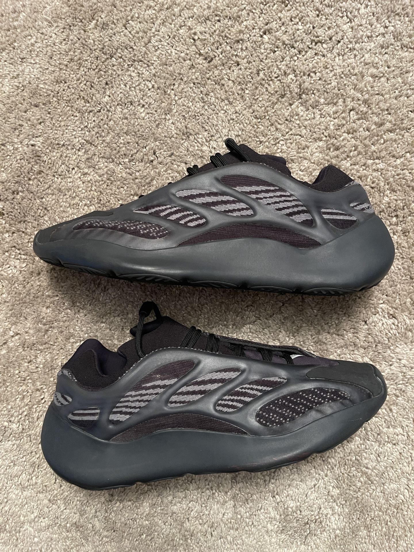 Yeezy 700 V3 “ Dark Glow”