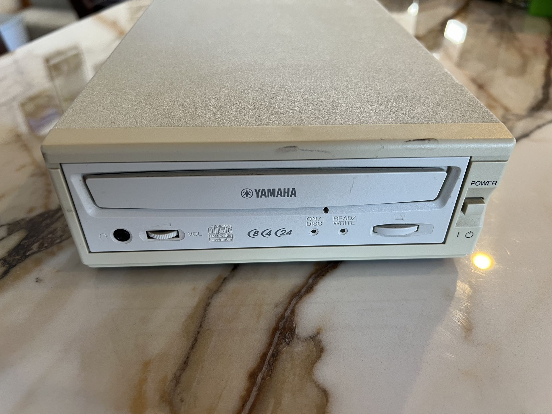 Yamaha CRW 8424SX Cd-Writer