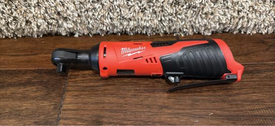 Milwaukee M12 Cordless Ratchet Tool