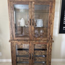 Traditional Style Cabinet 
