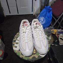Nike Air Max 95 OG
Big Bubble White University Red Men's Size 10 Or Women's Size 11.5 Amazing Like New Condition 