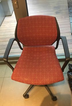 Rolling chair good condition