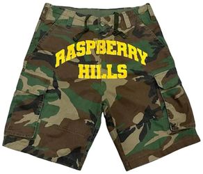 GV Gallery Raspberry Hill Camo Shorts XL