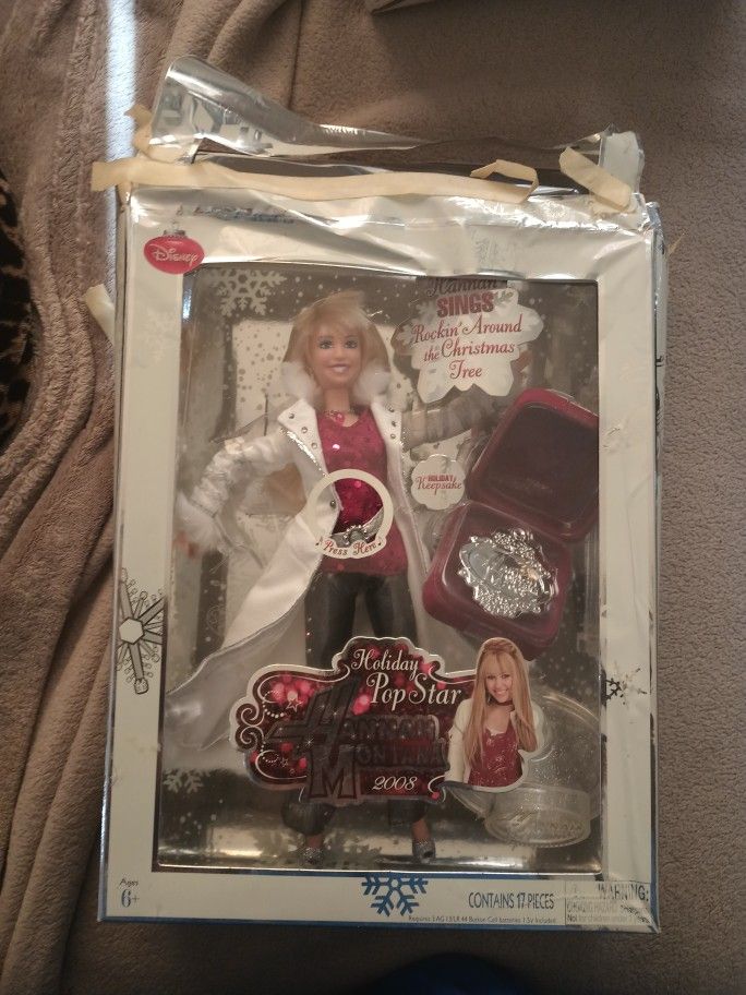 A Beautiful Collecters Item Hanna Montana 2008 Doll