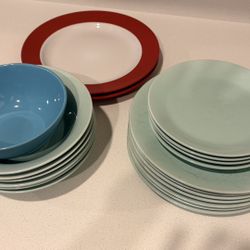 Modern Dinnerware Set – Plates & Bowls 
