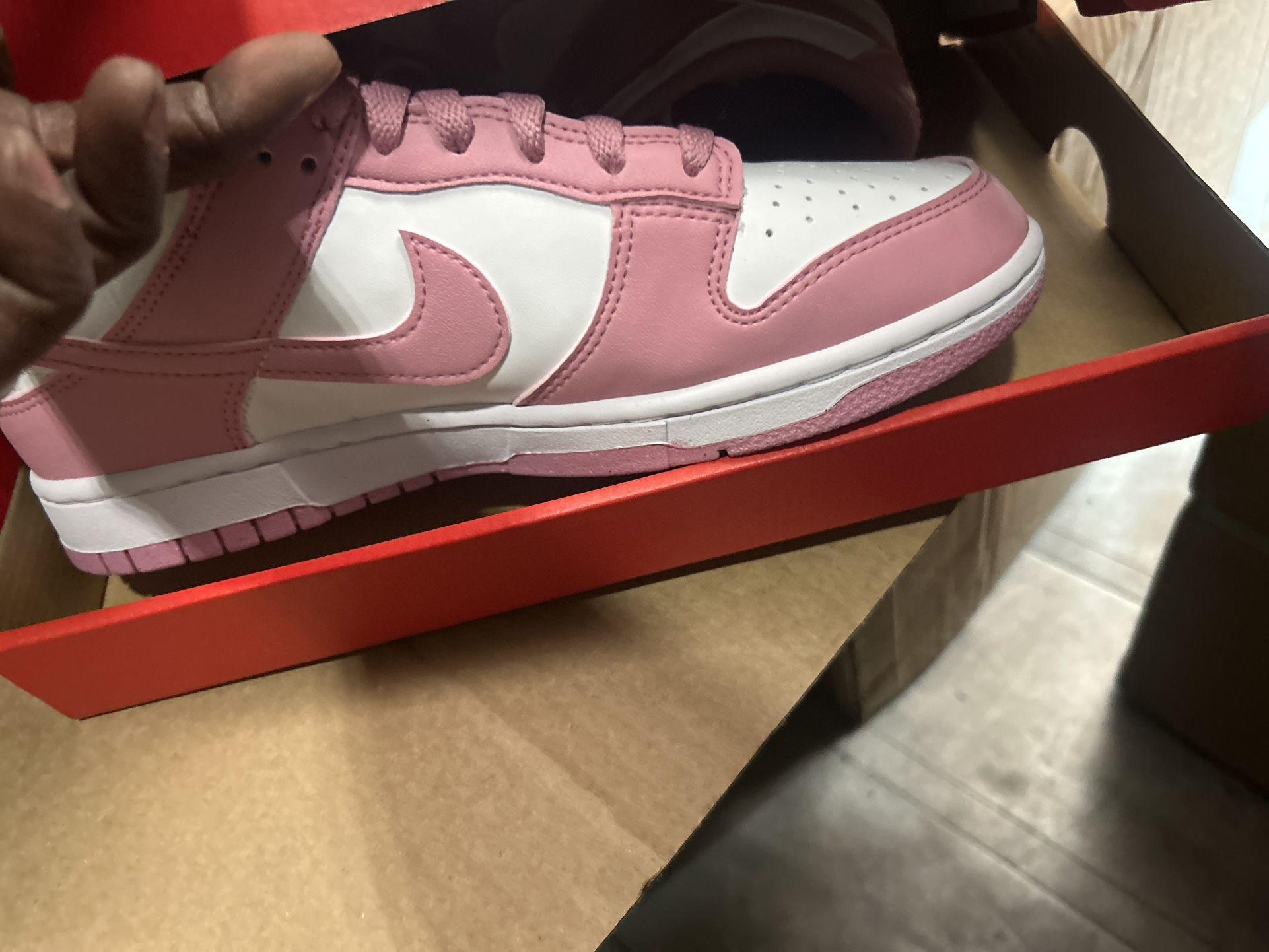 Valentine Dunks Releases 2/1/2025