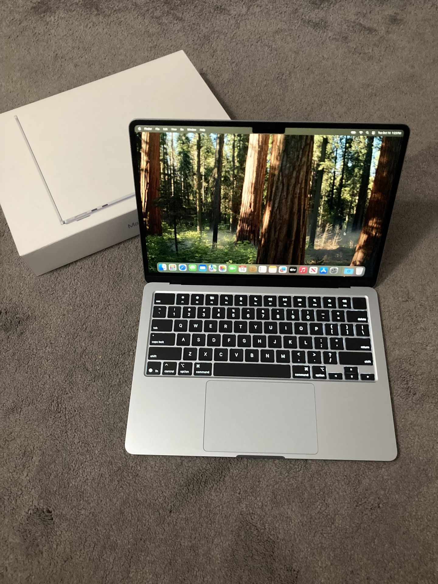 MacBook Air M4 2025 13” Like New