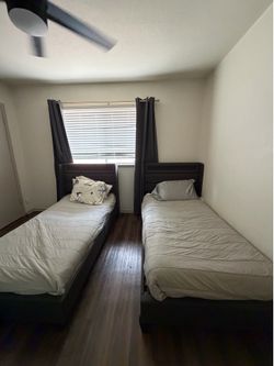 2 twin beds
