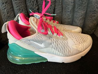 Womens Nike 270 Size 8