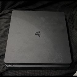 PS4 Slim 