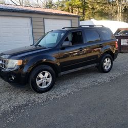 2011 Ford Escape Xlt . Runs And Drives Great Ready To Go