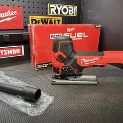 Milwaukee M18 FUEL 18V Lithium-Ion Brushless Cordless Barrel Grip Jig Saw (Tool Only)  Used in good condition  **battery sold separately**