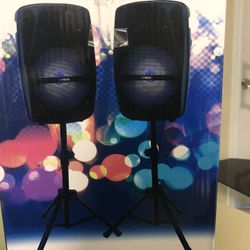 2 Bluetooth Speakers 