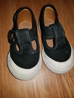 Black vans size 4