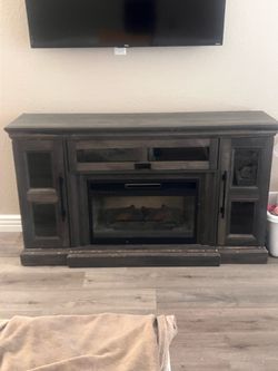 Entertainment center