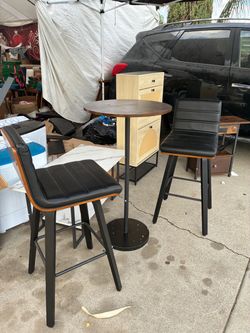 Brown Bar Table W/ 2 stools