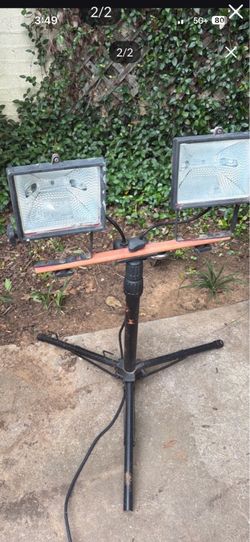 Tripod Worklight,needs 1 bulb  S.W.Arl