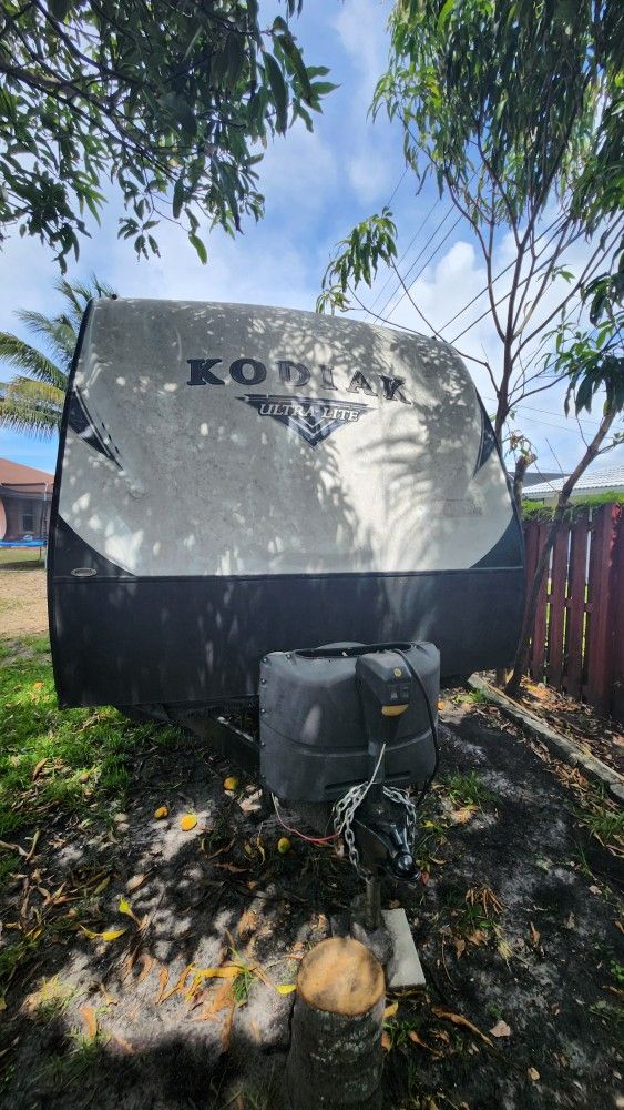 RV FOR SALE 2 CUARTOS 1 BAÑO 31 PIES for Sale in Fort Lauderdale, FL ...