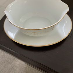Noritake Courtney White Gravy Dish