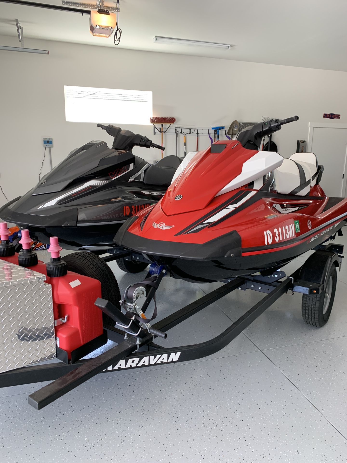 Photo 2017 Yamaha Wave runners, Dual Trailer And All Accessories