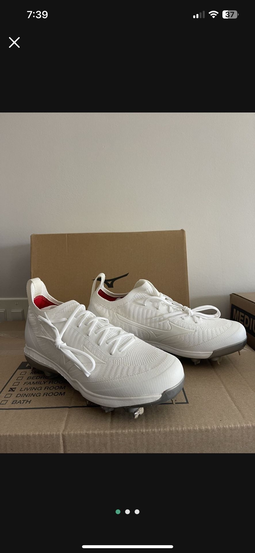 $45 Mizuno Dominant Knit Softball Cleats