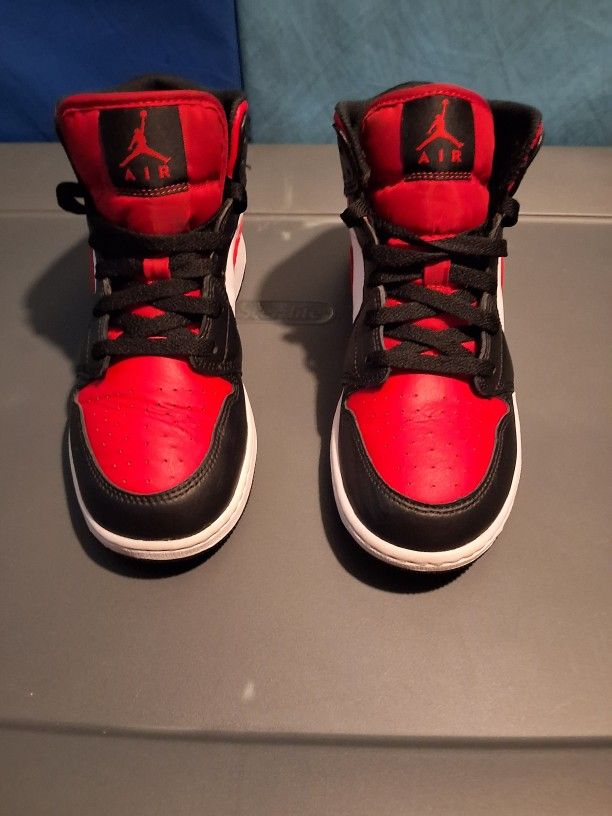 Air Jordan 1 Mid / SIZE 6.0