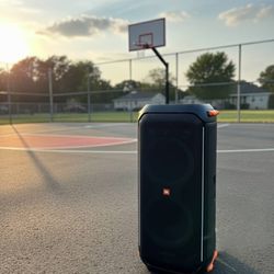 JBL Party box 710 Bluetooth
speaker