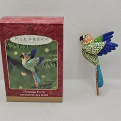 NEW Hallmark Keepsake Christmas Ornament PARROT Bird 2001 COLORS tropical

Brand new
Dated 2001

Smoke free and pet free home