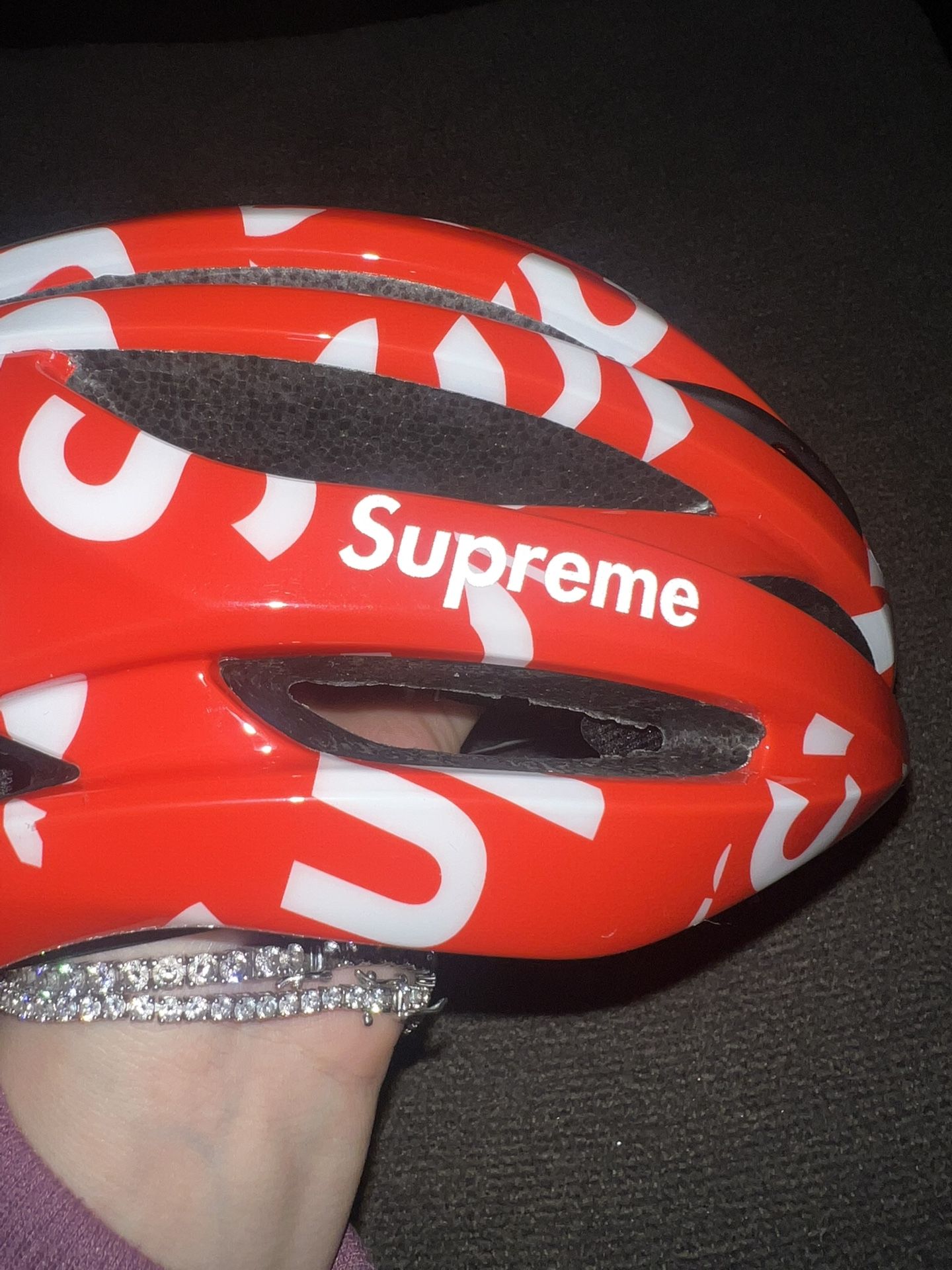 RED SUPREME GIRO SYNTAX MIPS HELMET (S) for Sale in San Bernardino 