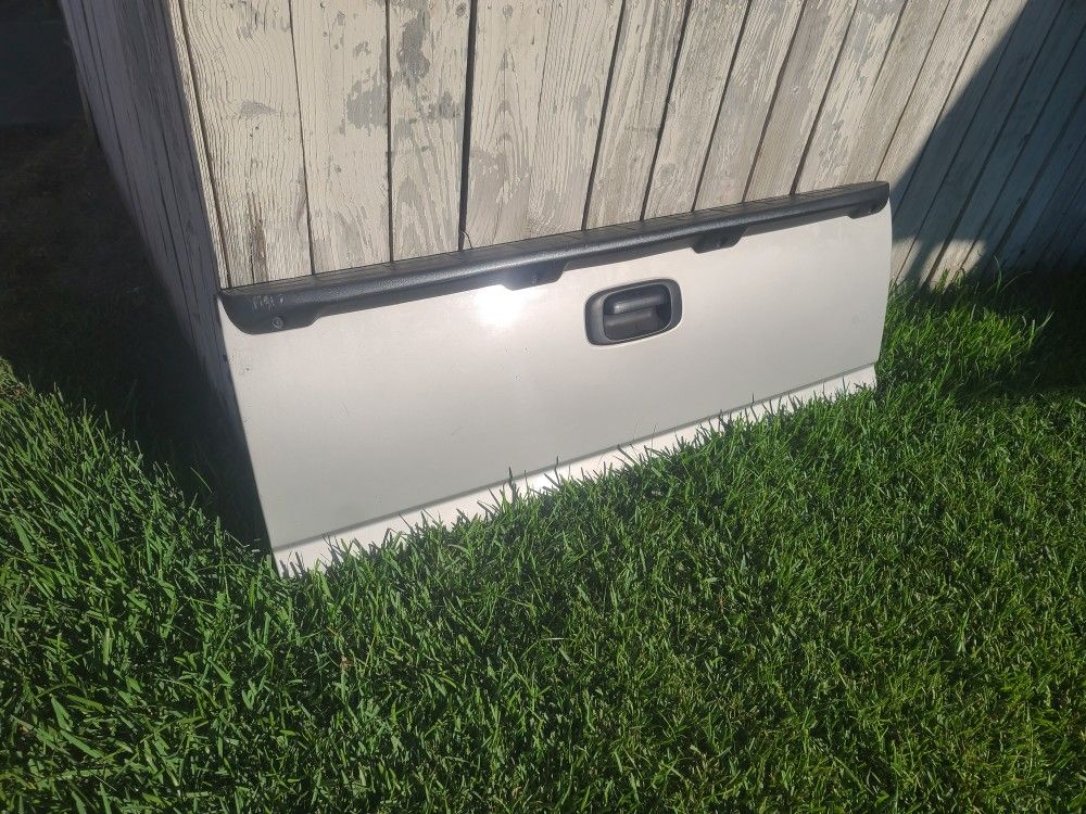 Silverado Sierra Tailgate