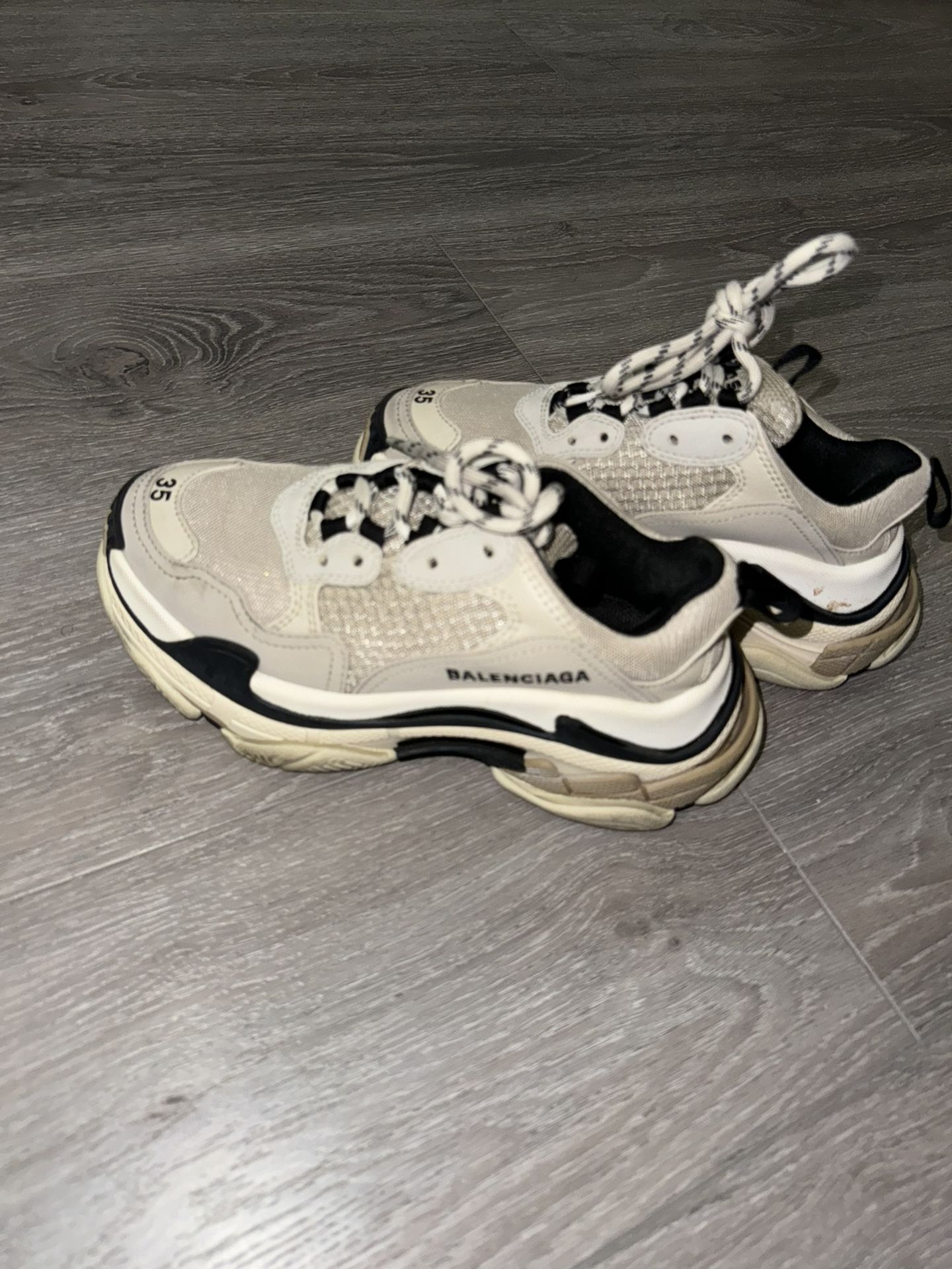Balenciaga triple S Size