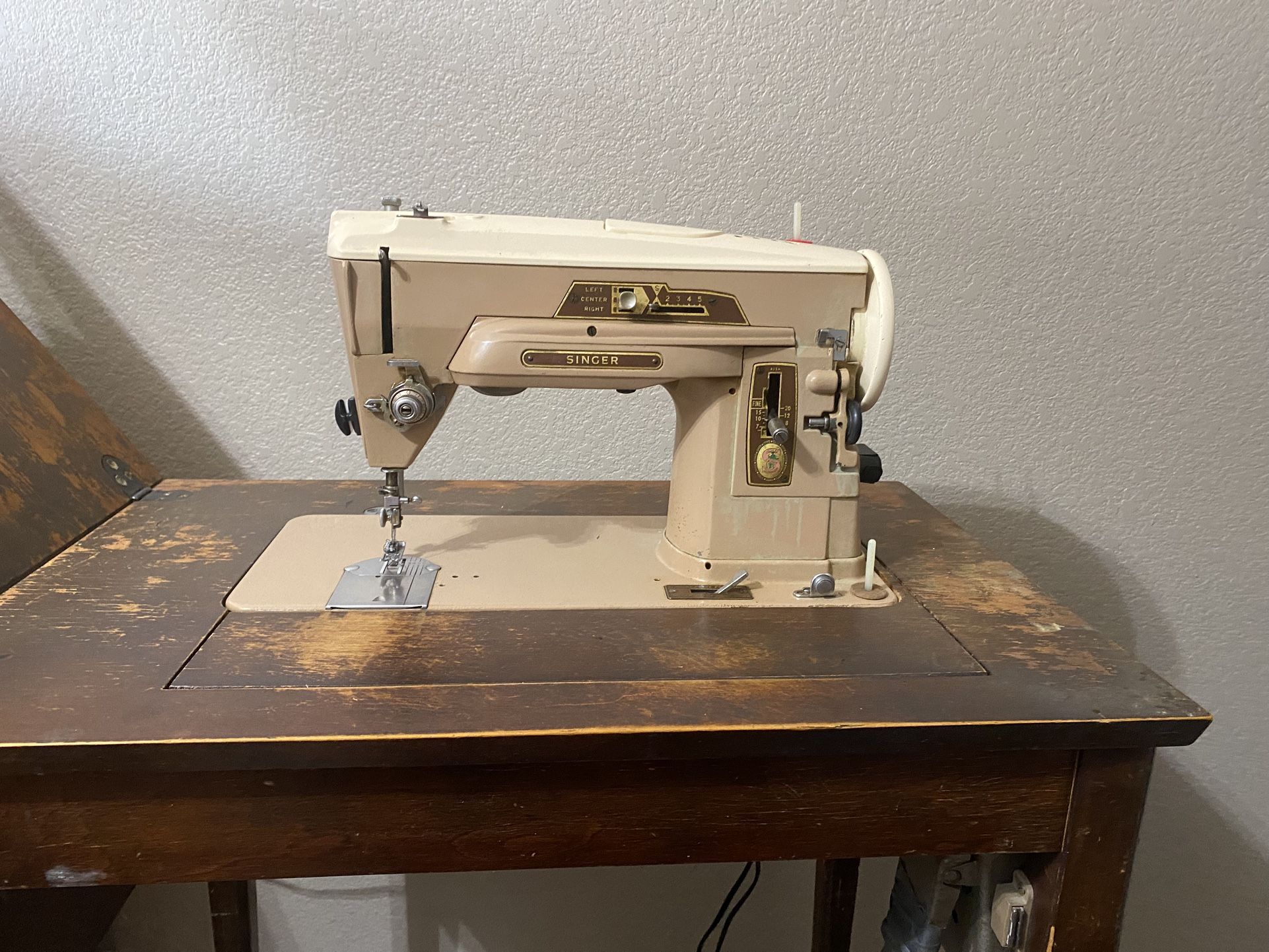Singer Sewing Machine 403 In Table 1958