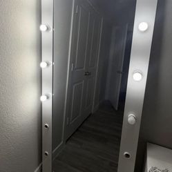 TALL FLOOR MIRROR w/ Light Bulbs All Around