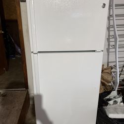 Fridge! Great Condition.