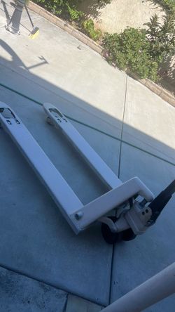 Pallet Jack  used in Excellent Condition